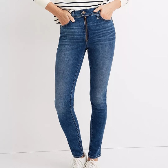 Madewell Denim - Madewell 10” High Rise Roadtripper Jeans in Ridgefield Wash: Zip-Front Edition